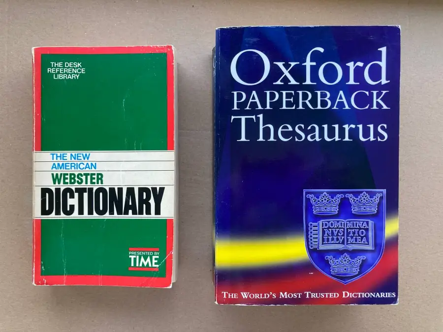 Dictionaries of synonyms next to keyword tools