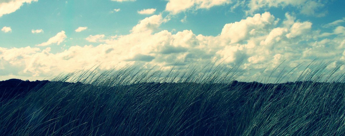 Clouds by the see
